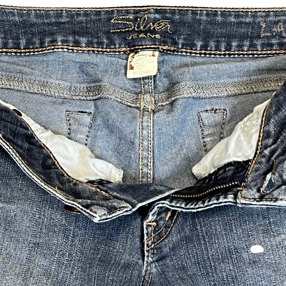 VINTAGE Silver Jean Straight Leg Low Rise. Blue Size 8? #